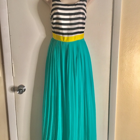 Double  Zero Unique Maxi Dress 👗 - Picture 5 of 8